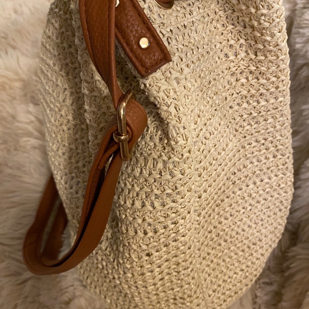 Montce Cream and Brown Shoulder Bag with Textured Design - Picture 4 of 7